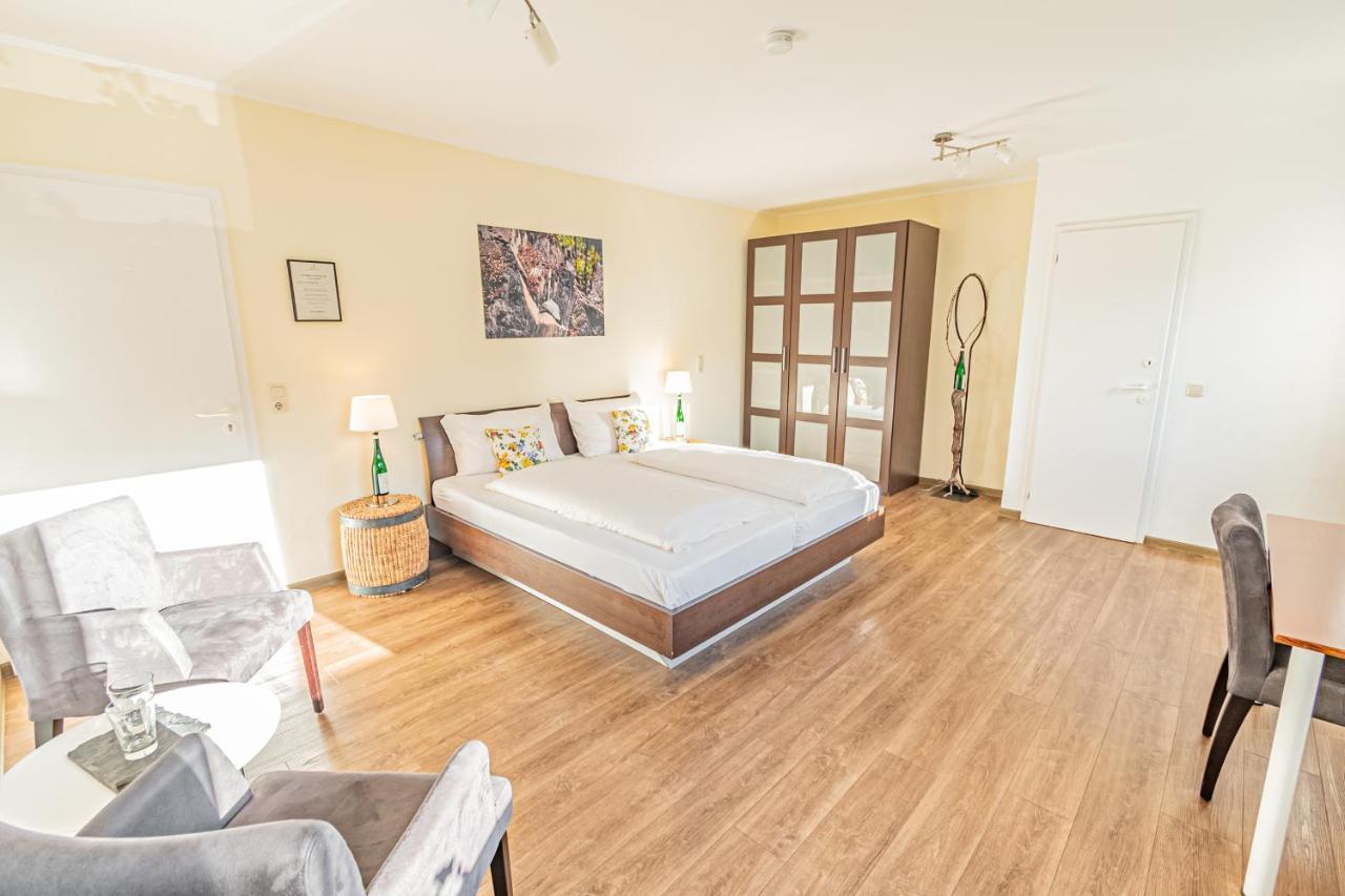 Weinhotel Ayler Kupp Exteriör bild