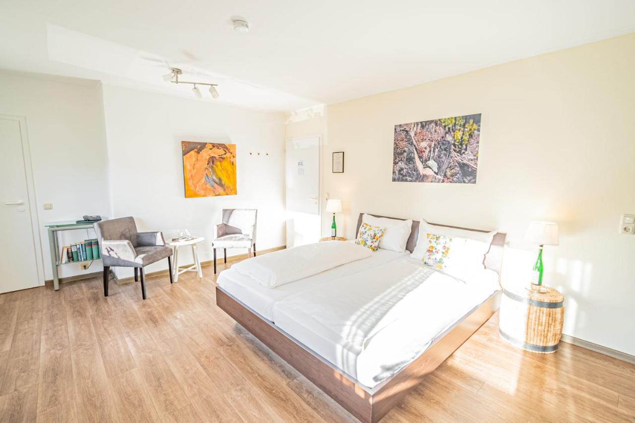 Weinhotel Ayler Kupp Exteriör bild
